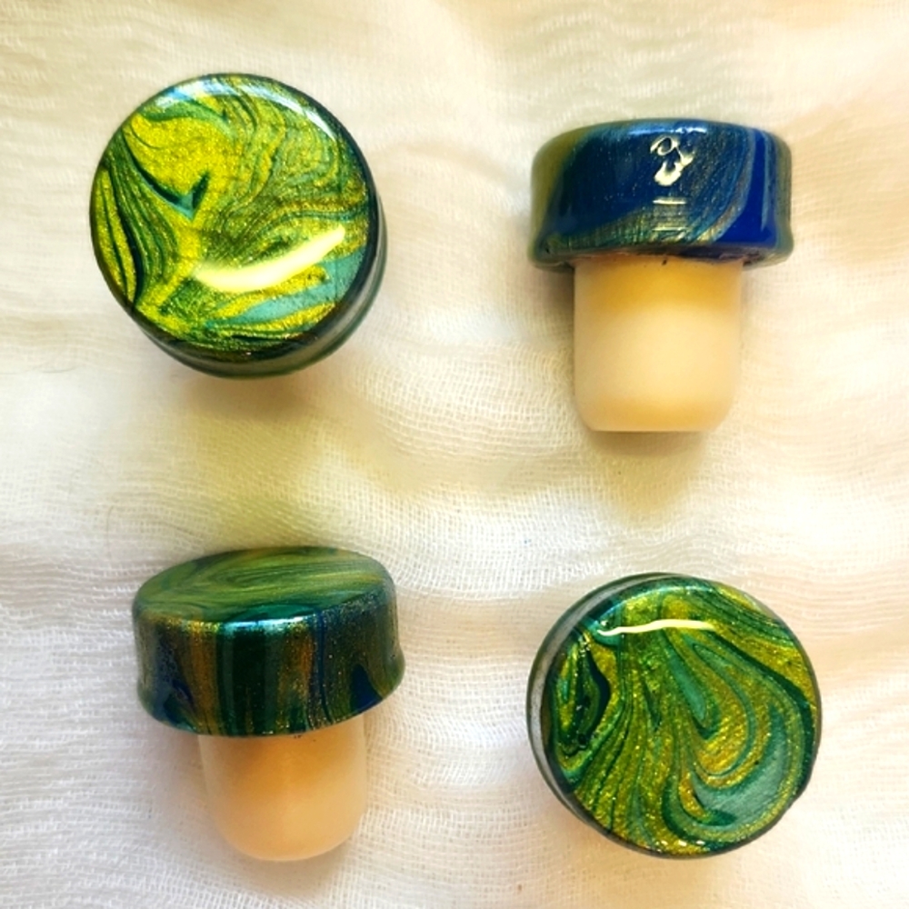 Hand Crafted Wine Stoppers Resin Acrylic Painted Metallic Bottle Plug Decorative